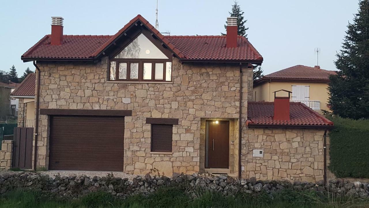Gasthaus El Cordel De Gredos Navarredonda Exterior foto